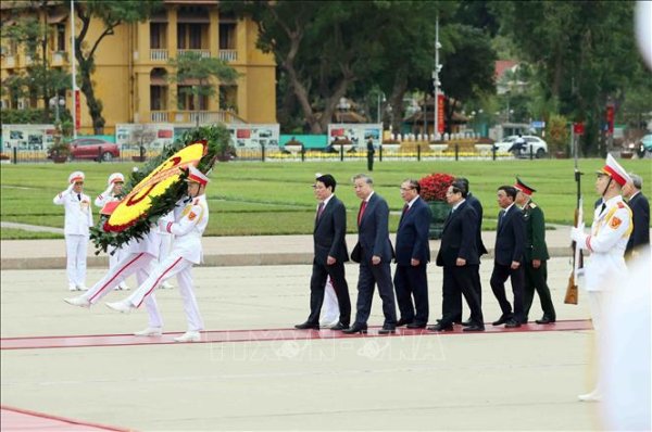 Lãnh đạo Đảng, Nhà nước vào Lăng viếng Chủ tịch Hồ Chí Minh